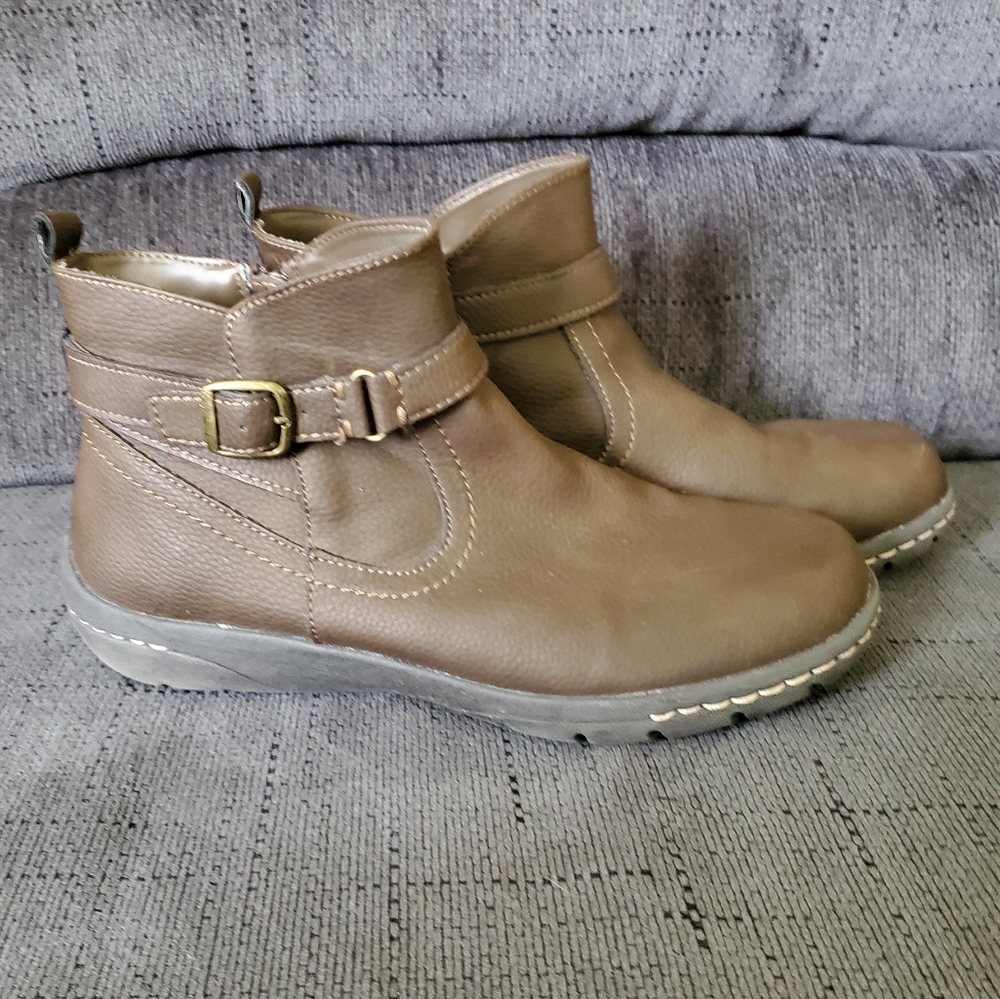 Croft & Barrow booties size 8.5